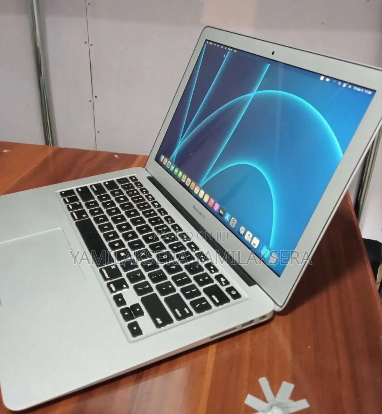 New Laptop Apple MacBook Air 2015 8GB Intel Core i5 SSD 256GB