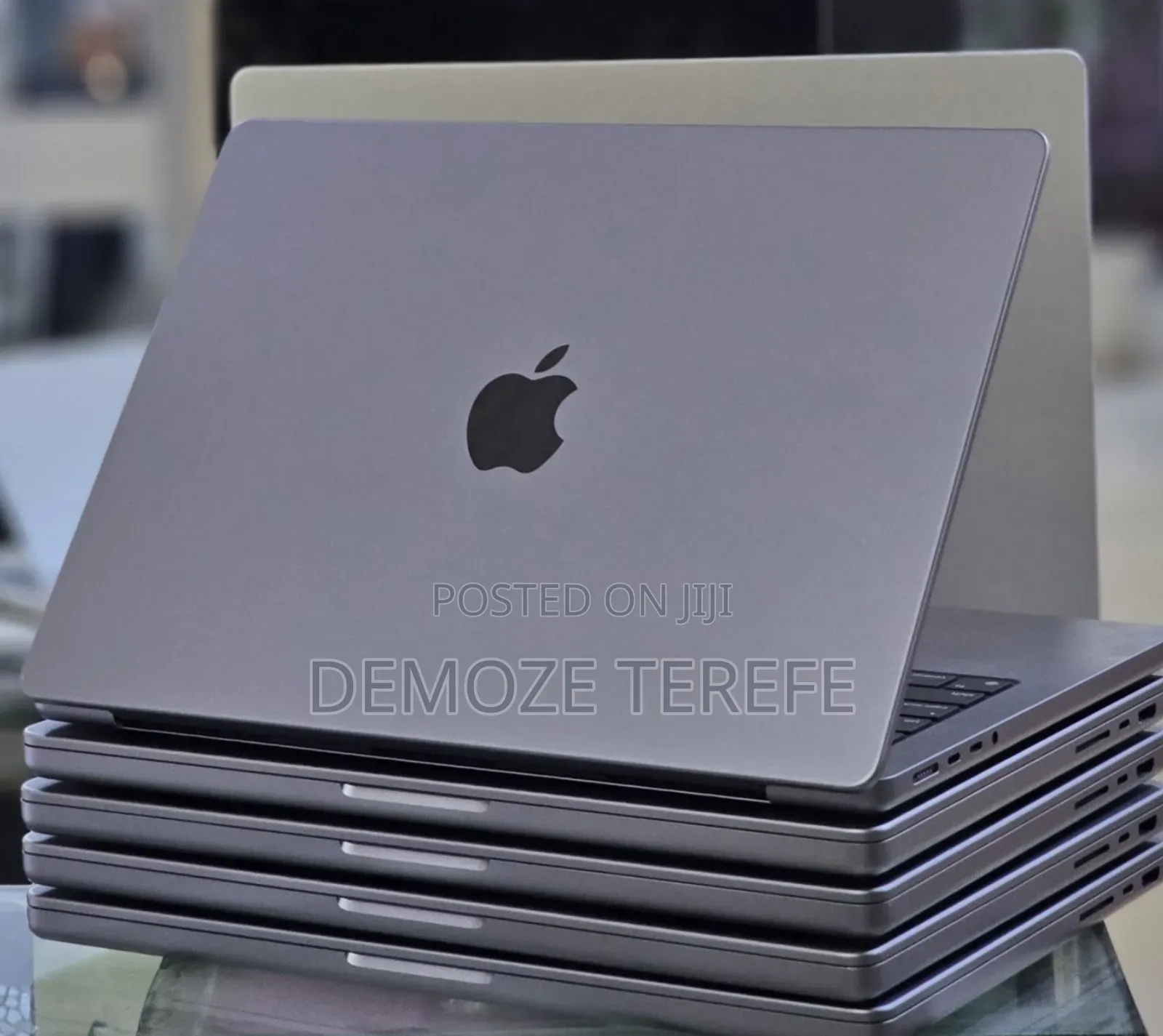 New Apple MacBook Pro 2023 M3 14-inch 32GB Intel Core i7 SSD 512GB