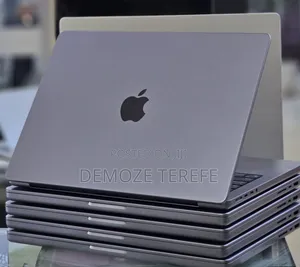 New Apple MacBook Pro 2023 M3 14-inch 32GB Intel Core i7 SSD 512GB