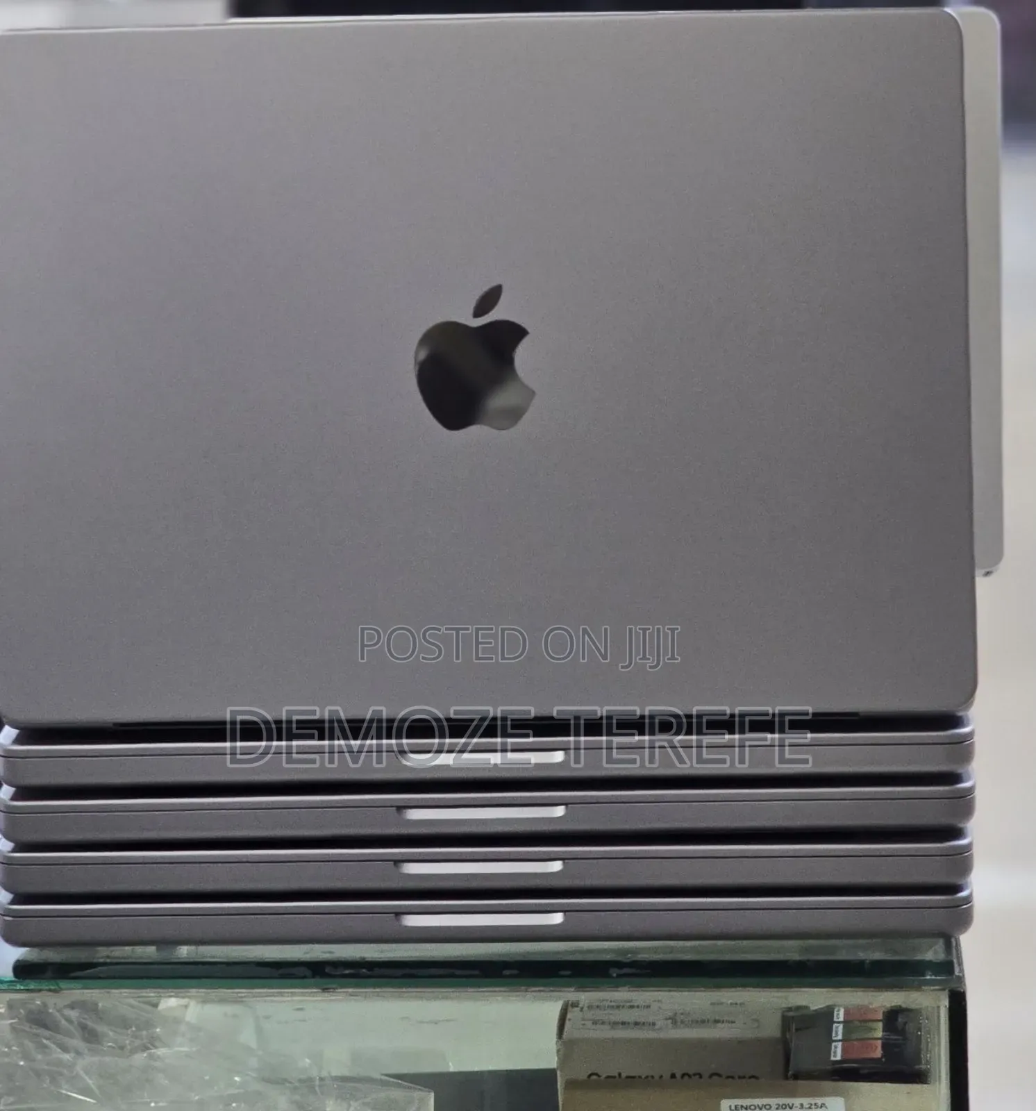 New Apple MacBook Pro 2023 M3 14-inch 32GB Intel Core i7 SSD 512GB