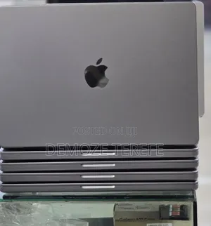 New Apple MacBook Pro 2023 M3 14-inch 32GB Intel Core i7 SSD 512GB