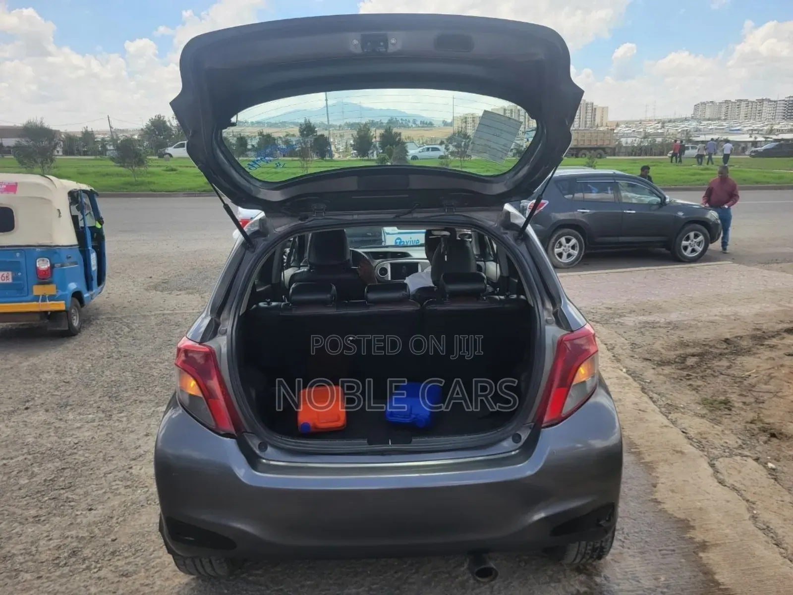 Toyota Yaris 2012 Gray