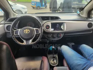 Toyota Yaris 2012 Gray