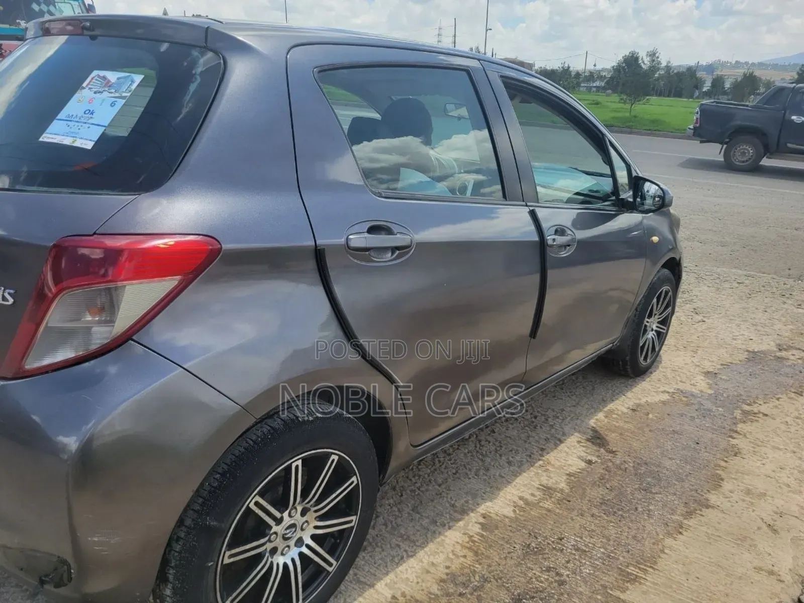 Toyota Yaris 2012 Gray