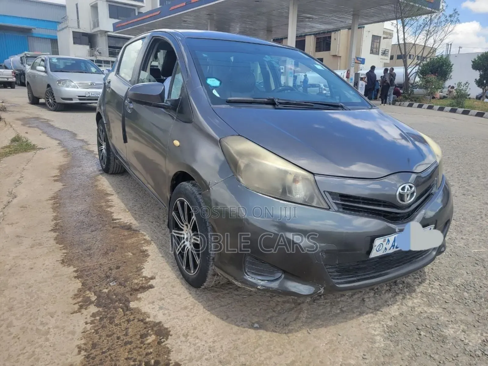 Toyota Yaris 2012 Gray