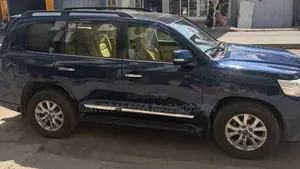 Toyota Land Cruiser 2017 Maroon