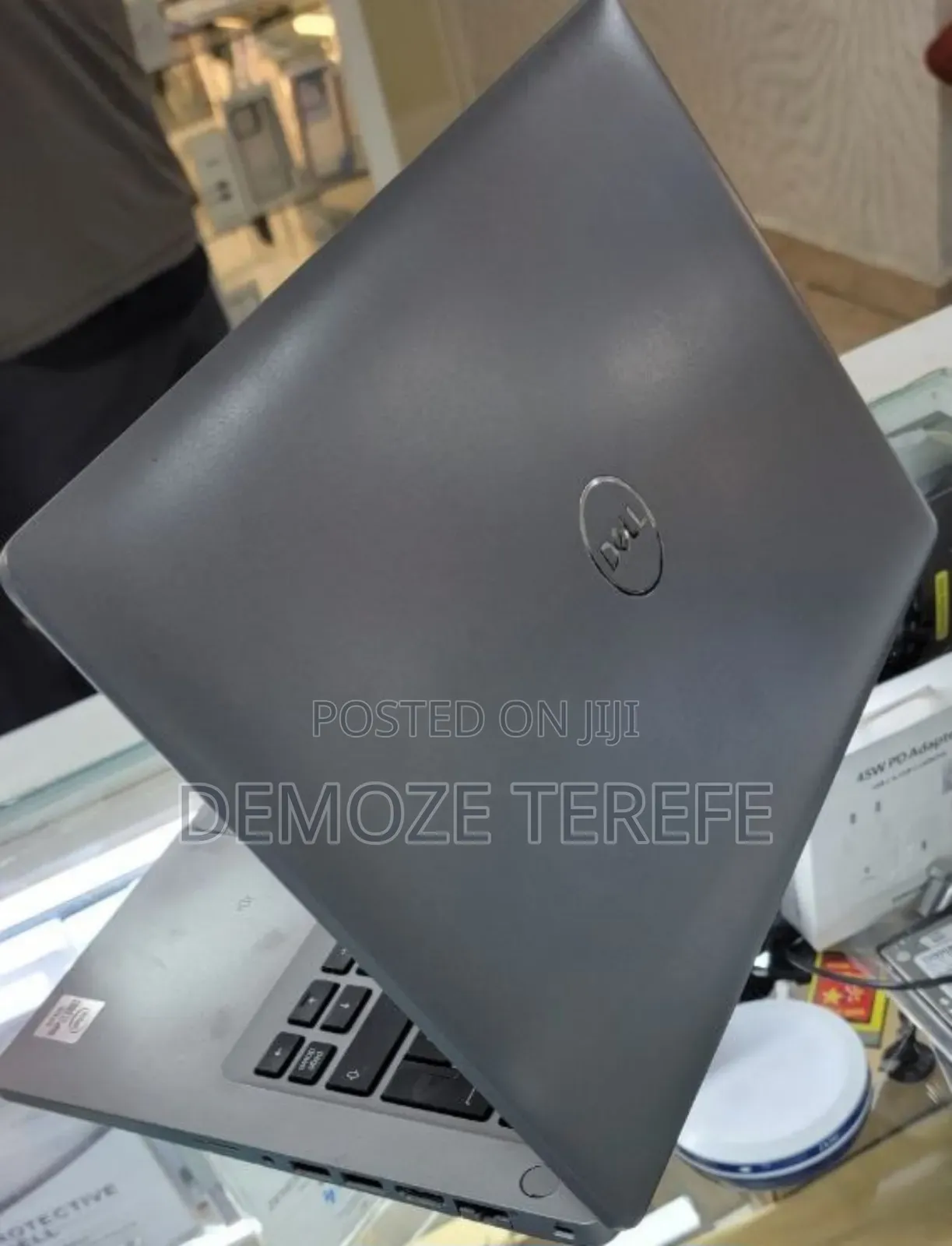 New Laptop Airis 16GB Intel Xeon SSD 512GB