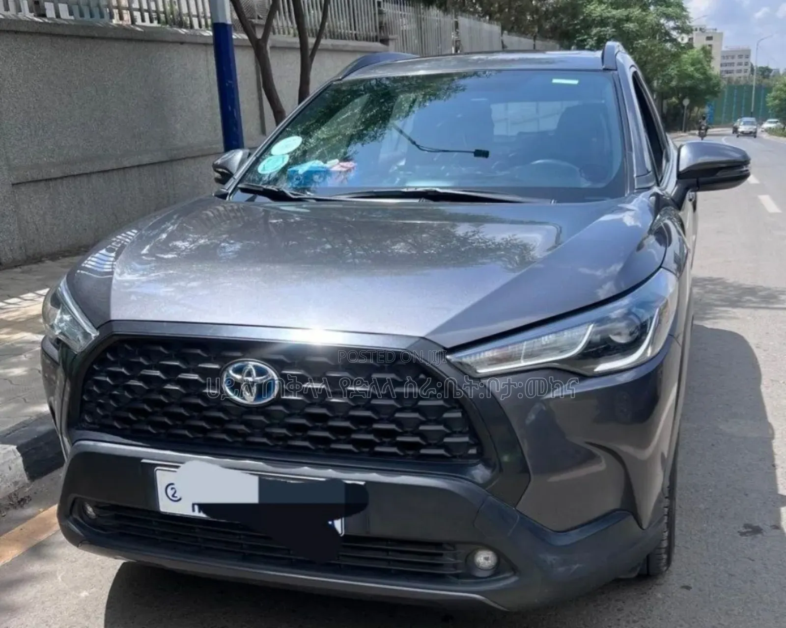 Toyota Corolla Cross Hybrid 2024 Maroon