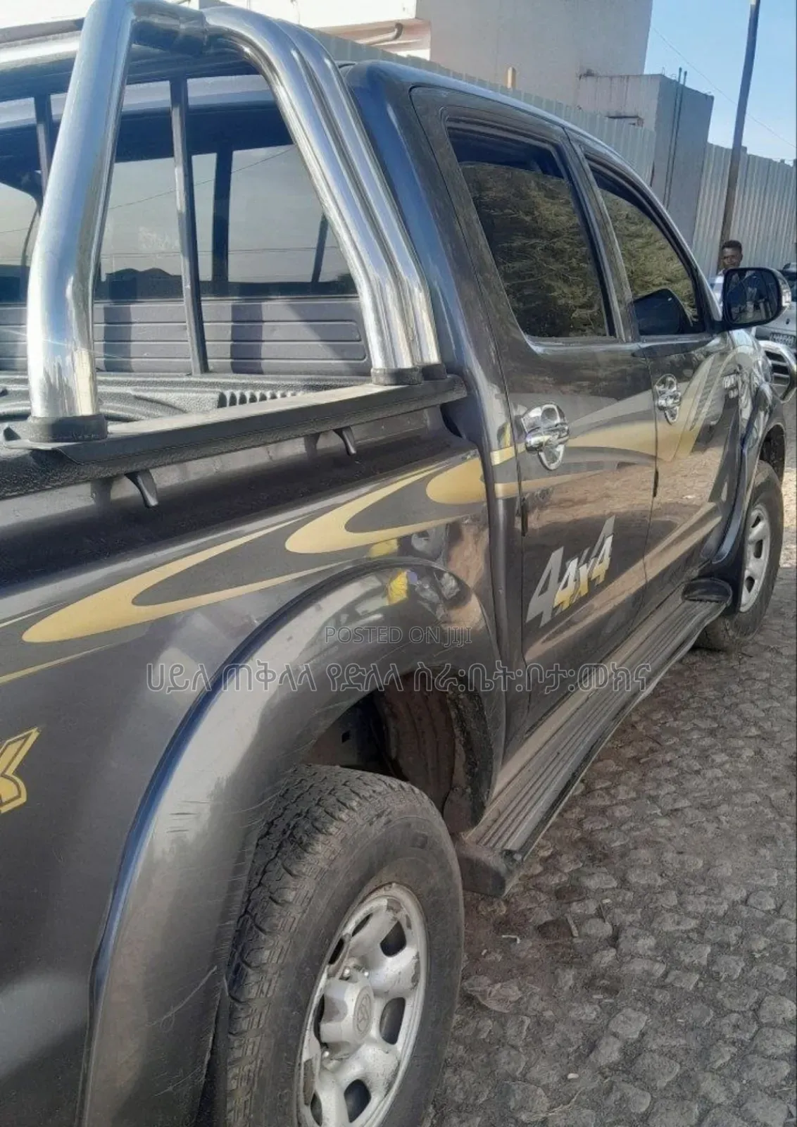 Toyota Hilux 2010 Maroon