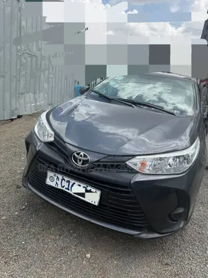 Toyota Yaris 2021 Gray