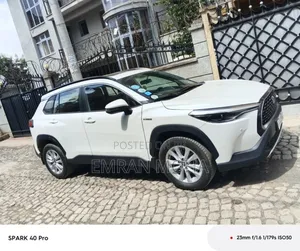 Toyota Corolla Cross Hybrid 2024 White