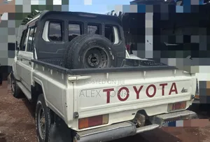 Toyota Land Cruiser 2018 White
