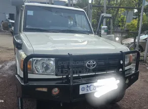 Toyota Land Cruiser 2018 White