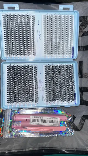 Eyelashes With Installer Tool