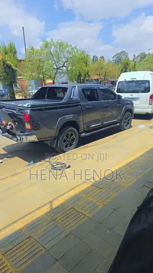 Toyota Hilux 2018 Gray