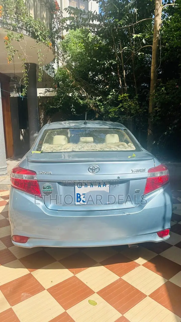 Toyota Yaris 2015 Blue