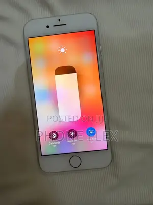 Apple iPhone 8 64 GB White