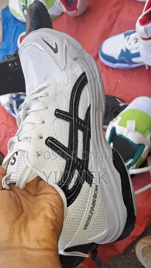 Shose Tekara Cama