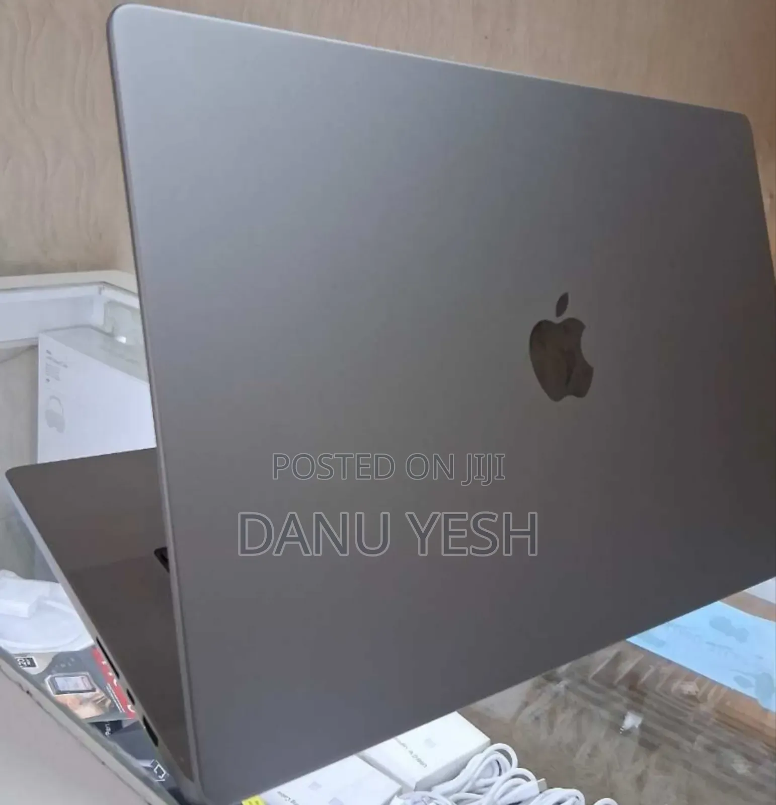 New Laptop Apple MacBook Pro 16GB Apple M1 Pro SSD 512GB