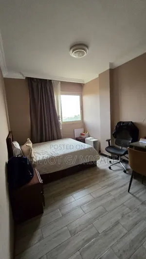 5bdrm House in ዳዋት, Bole for sale