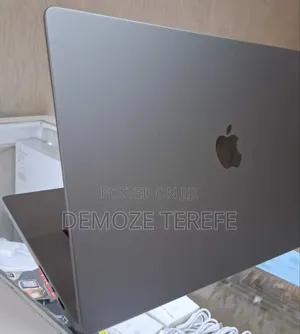 New Laptop Apple MacBook Pro M1 16GB Apple M1 Pro SSD 512GB