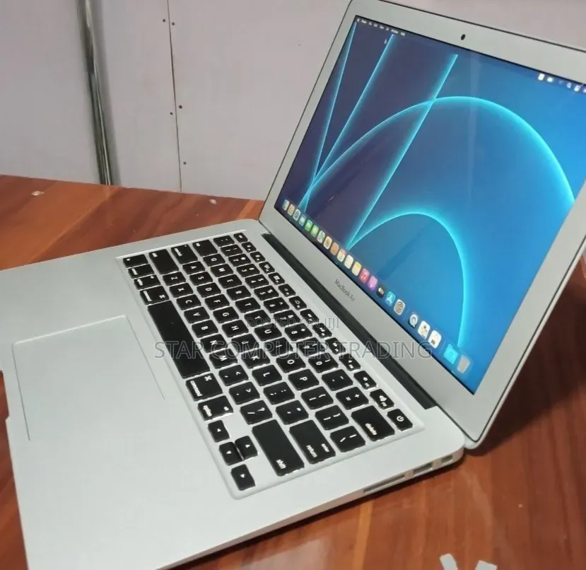 New Laptop Apple MacBook Air 2015 8GB Intel Core i5 SSD 128GB