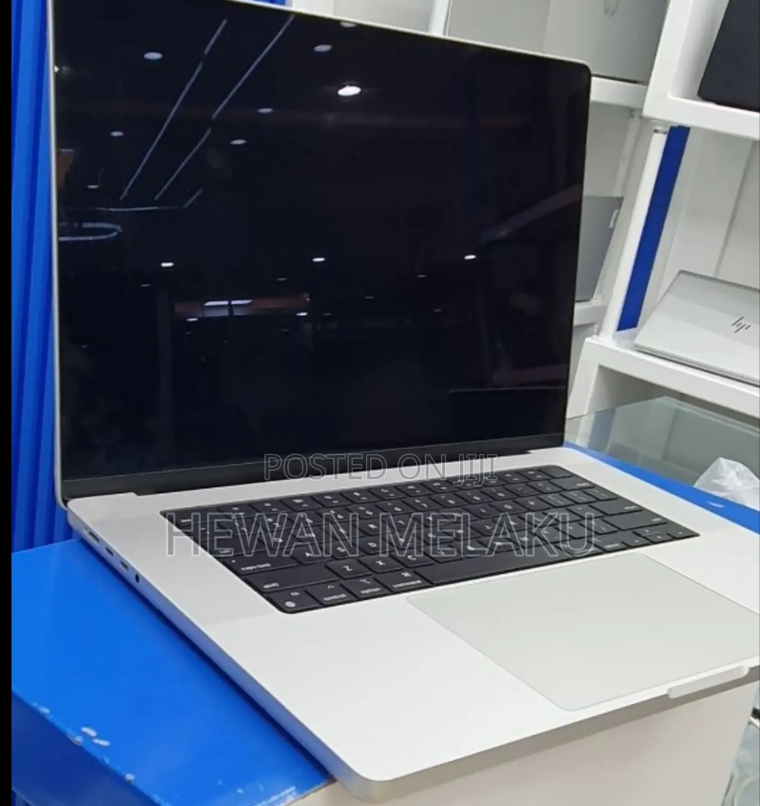 New Laptop Apple MacBook Pro M1 16GB Apple M1 Pro SSD 512GB