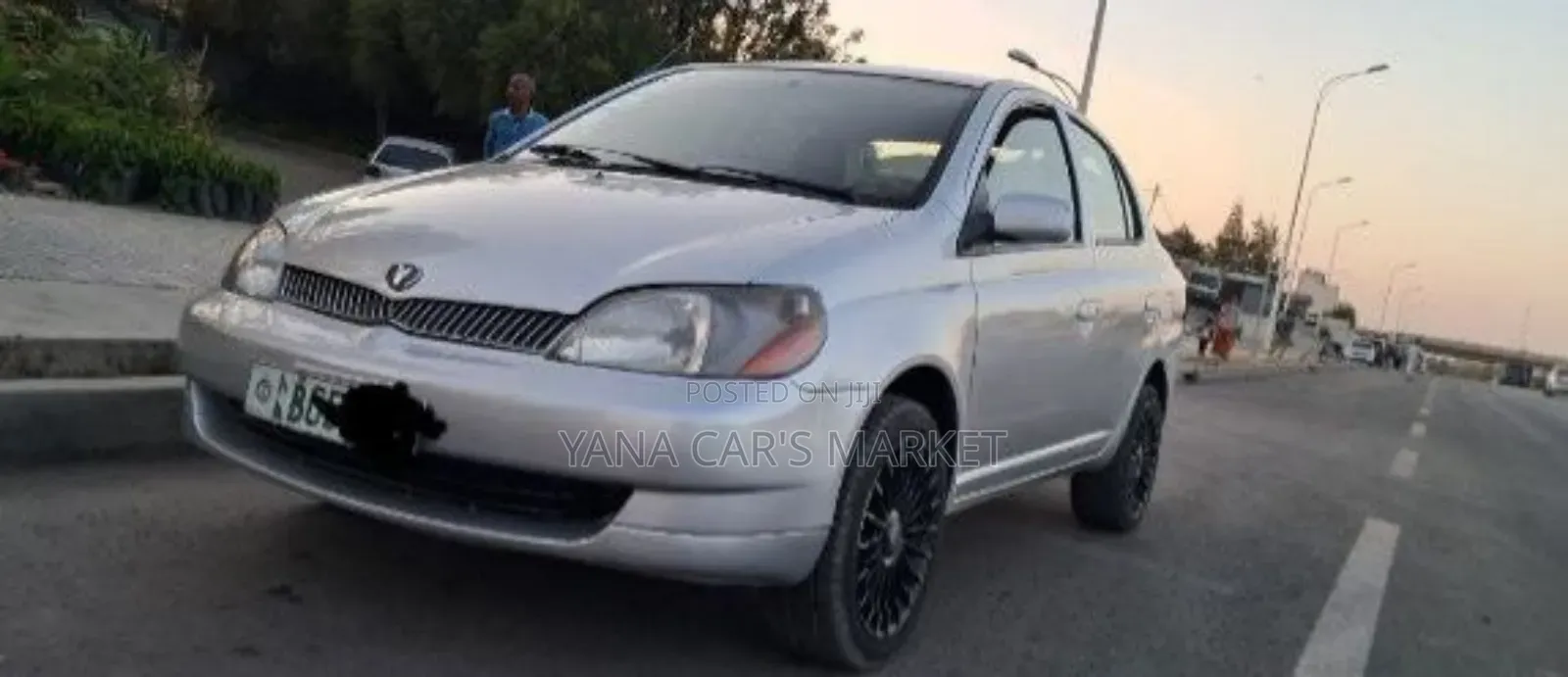 Toyota Platz 2001 Silver