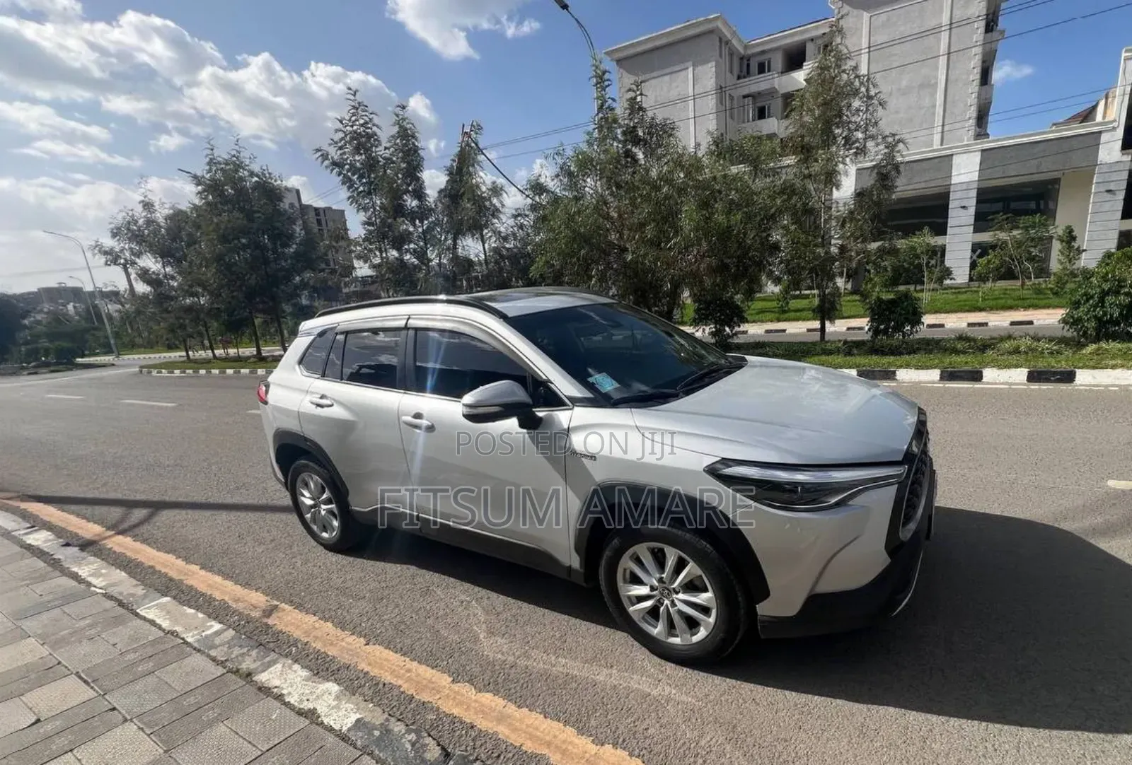 Toyota Corolla Cross Hybrid 2023 Silver