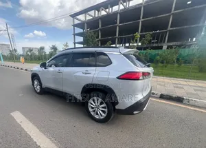 Toyota Corolla Cross Hybrid 2023 Silver
