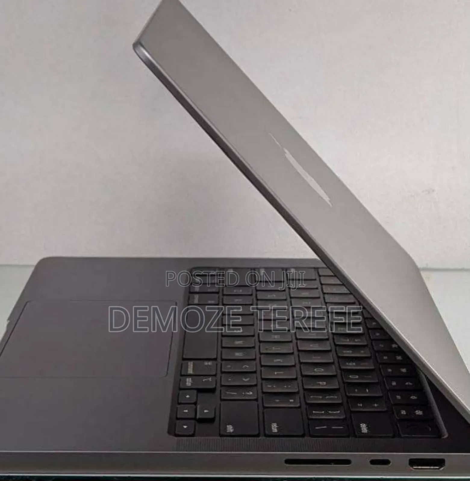 New Laptop Apple MacBook Pro M1 16GB Apple M1 Pro SSD 512GB