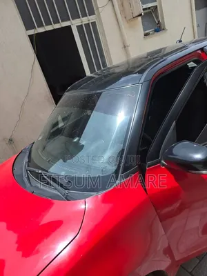 Suzuki Swift 2022 Red