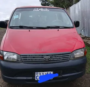 Toyota HiAce 2005 Red
