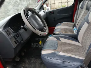 Toyota HiAce 2005 Red