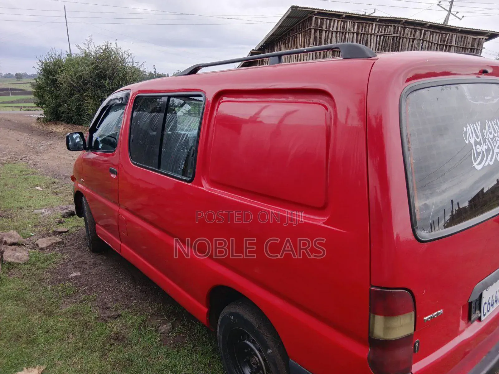 Toyota HiAce 2005 Red