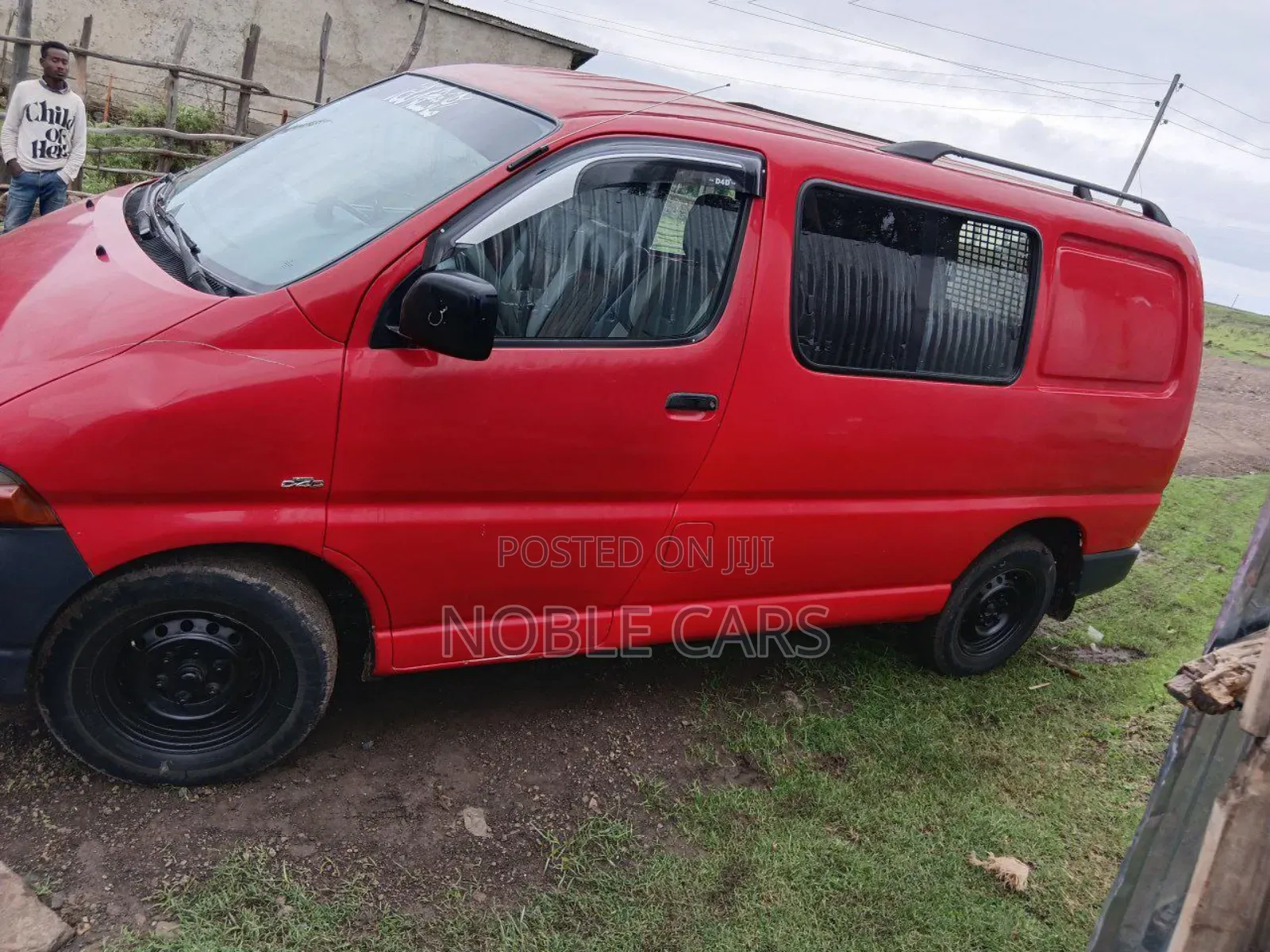 Toyota HiAce 2005 Red
