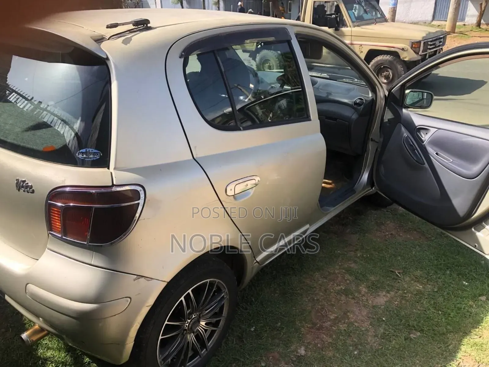 Toyota Vitz 2002 Gold