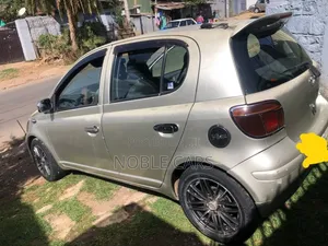 Toyota Vitz 2002 Gold