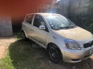 Toyota Vitz 2002 Gold