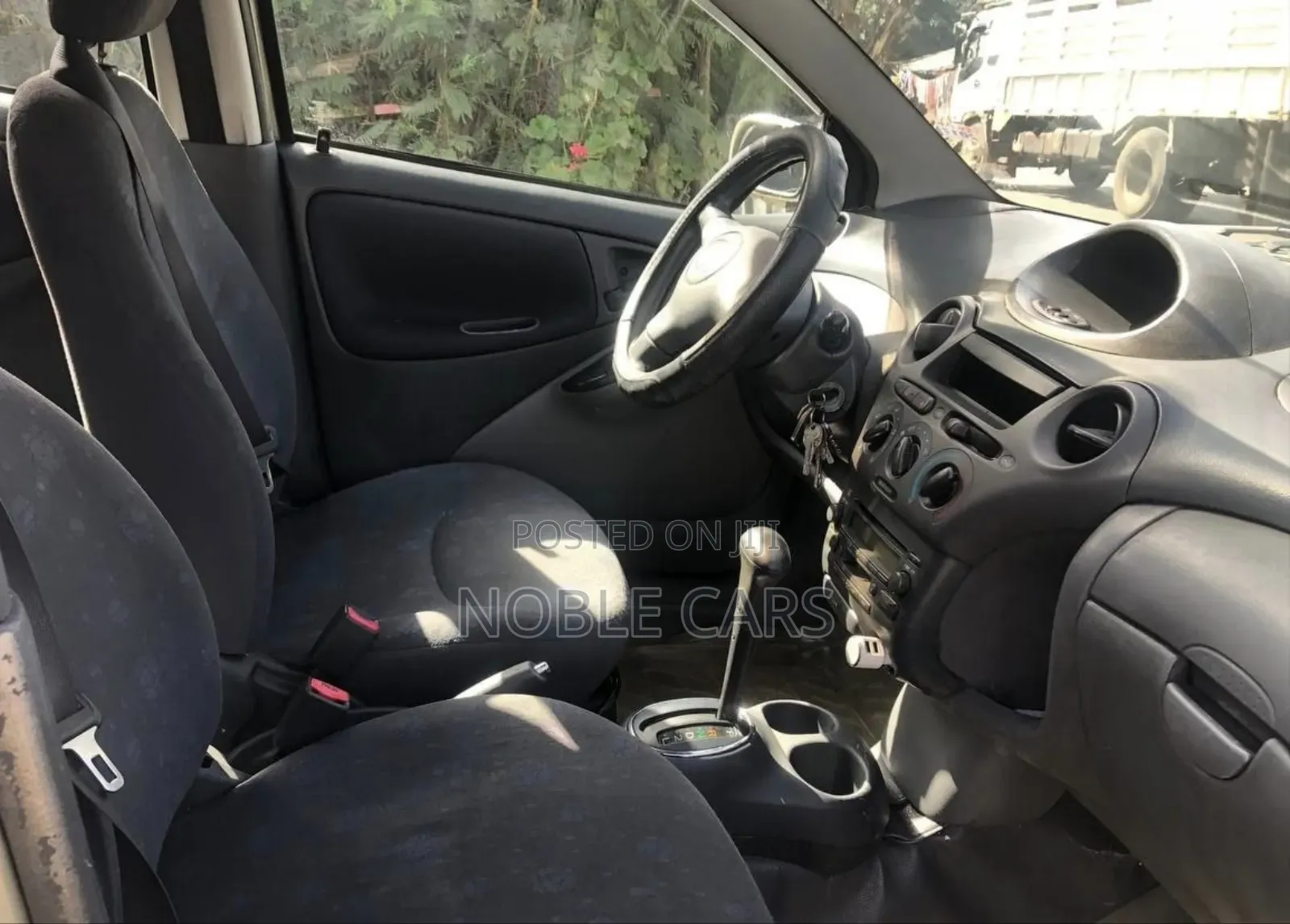 Toyota Vitz 2002 Gold