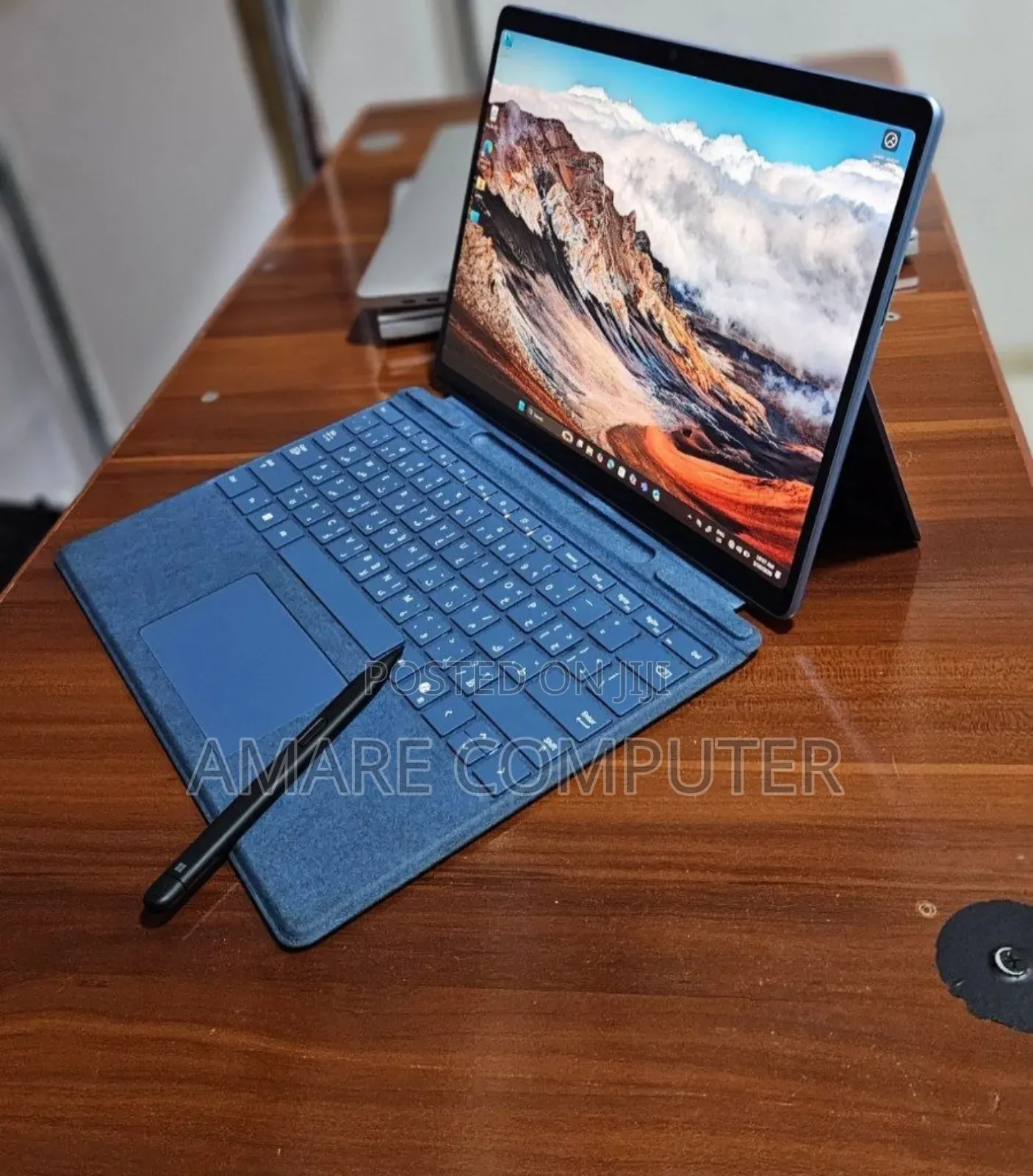 New Microsoft Surface Pro 11th Edition, a Copilot+ PC 16GB SSD 512GB