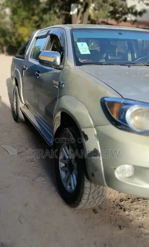 Toyota Hilux 2007 Silver