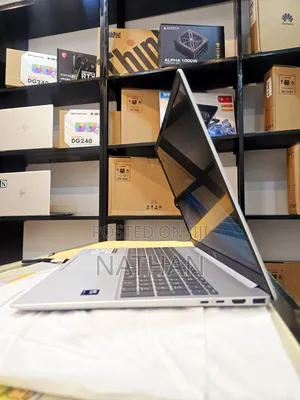 New Laptop HP OmniBook 5 16" 16GB Intel Core Ultra 7 SSD 1T