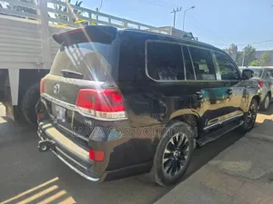 Toyota Land Cruiser 2016 Black