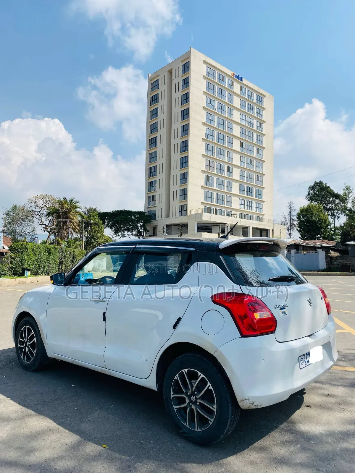 Suzuki Swift 2022 White