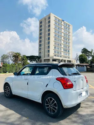 Suzuki Swift 2022 White