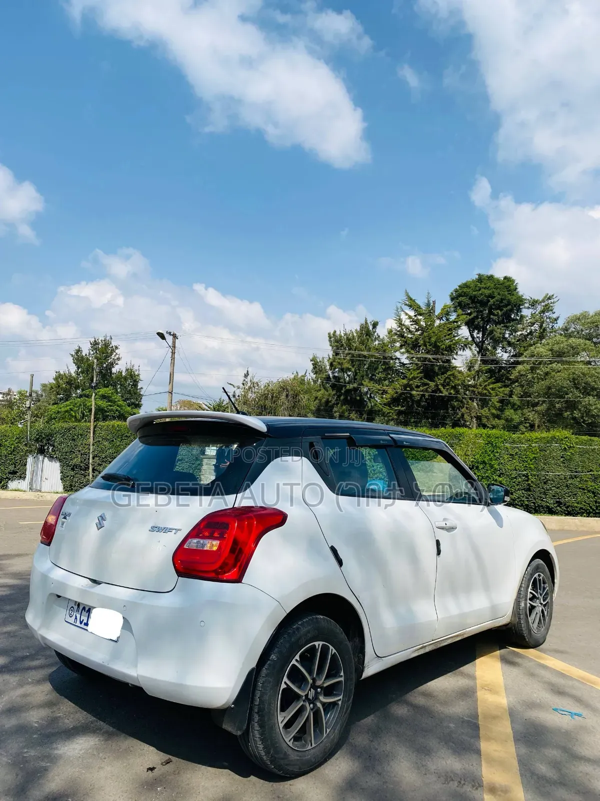 Suzuki Swift 2022 White