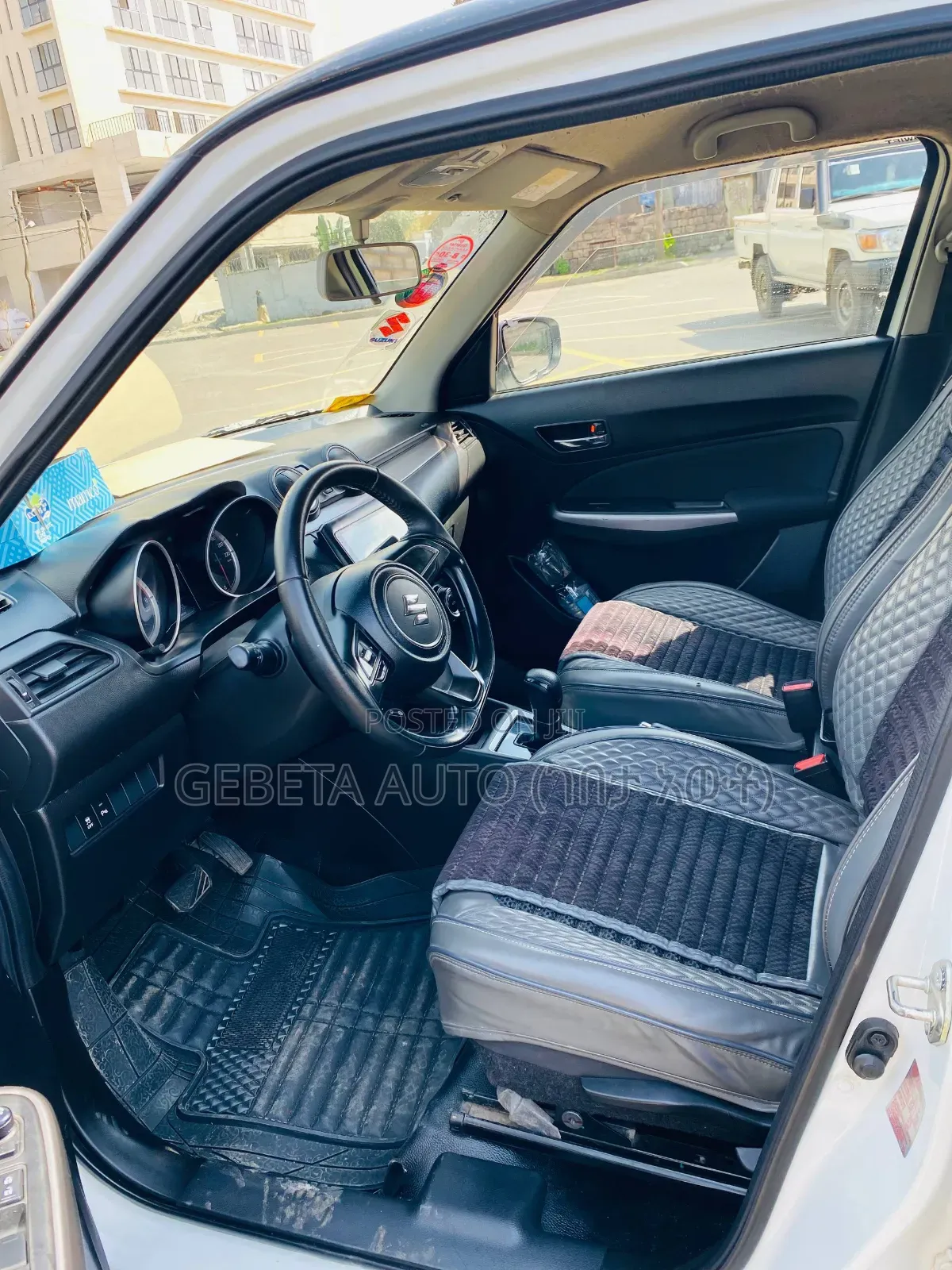 Suzuki Swift 2022 White