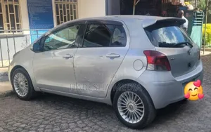 Toyota Yaris 2010 Silver
