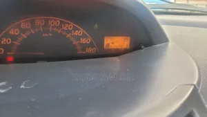 Toyota Yaris 2010 Silver